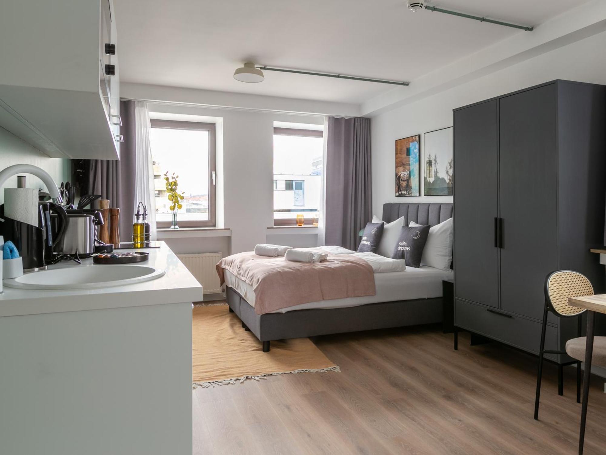Limehome Saarbruecken Berliner Promenade Room photo