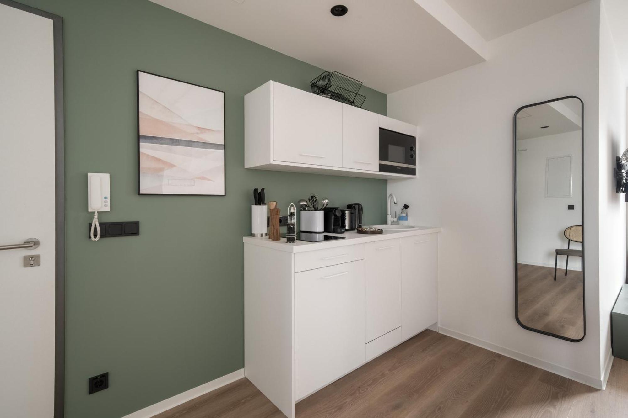 Limehome Saarbruecken Berliner Promenade Room photo